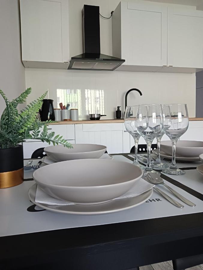 Apartamenty Oswiecim Klimatyzacja Air-Conditioned Dış mekan fotoğraf
